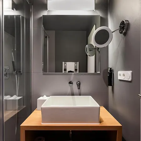 Numa Kudamm Aparthotel 4*